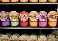 De nieuwe mix komt in zes categorieën. Iedere mix bevat tussen de 25 en 31 soorten en iedere categorie heeft een eigen doel: geurende bloemen, vlinder lokkende bloemen, snijbloemen, eetbare bloemen, balkon en terras bloemen en bij lokkende bloemen.